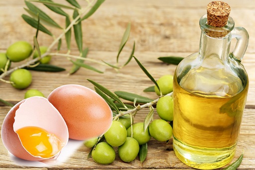 Hỗn hợp dầu oliu và trứng
