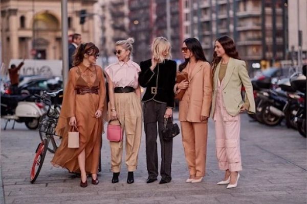 Phong cách street style cho nữ phổ biến trên nhiều quốc gia