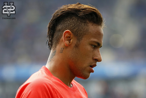 Hình ảnh cầu thủ Neymar trong kiểu tóc Mohawk ấn tượng